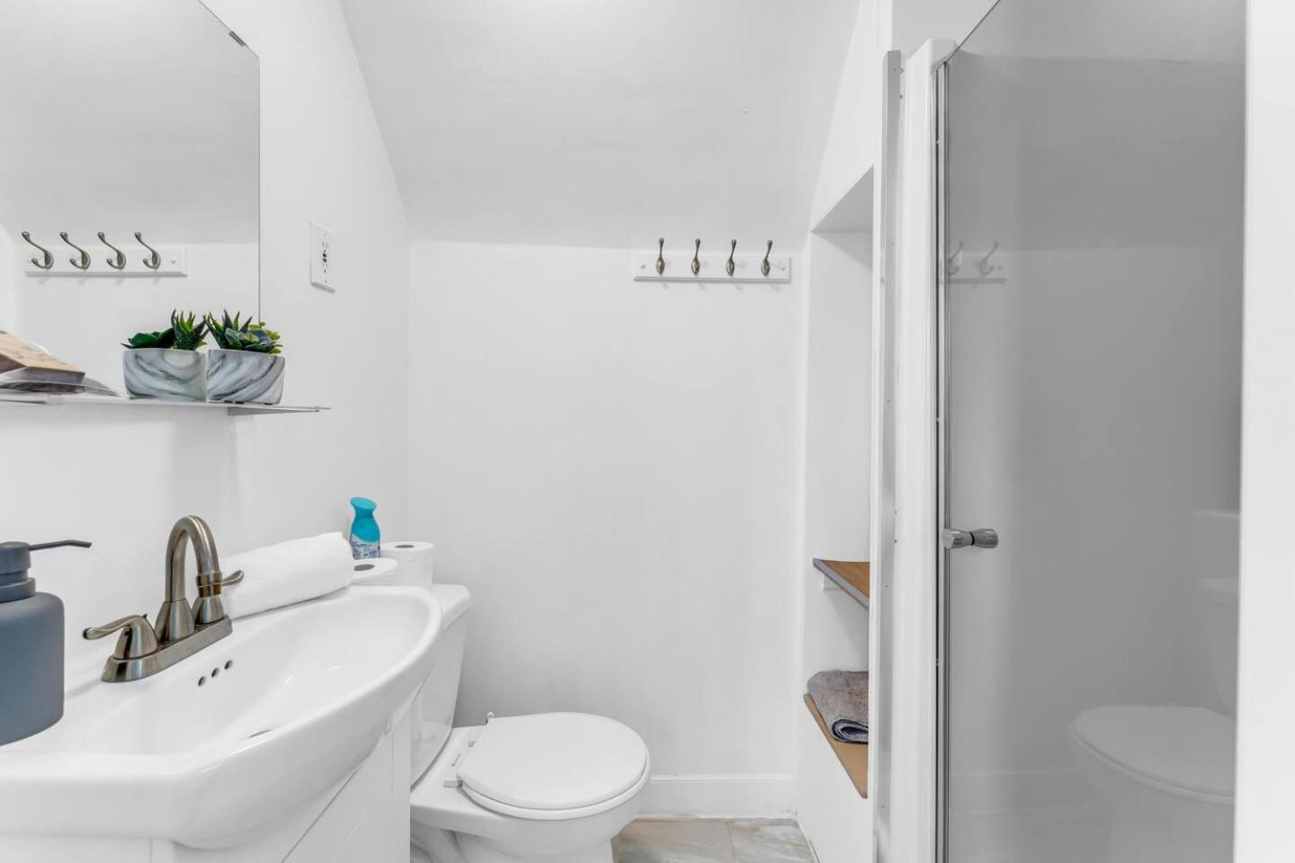 One Of The Closest Homes To Tourist District- 13 Guests Holiday home